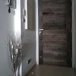 A L' Oree De L'o